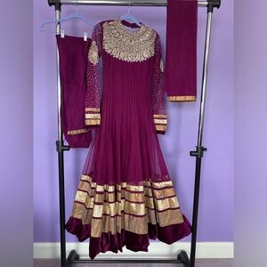 Plum/Purple floor length gown/frock suit. Small.